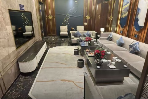 广州夜场招聘女营销 高薪日结1600起提供住宿